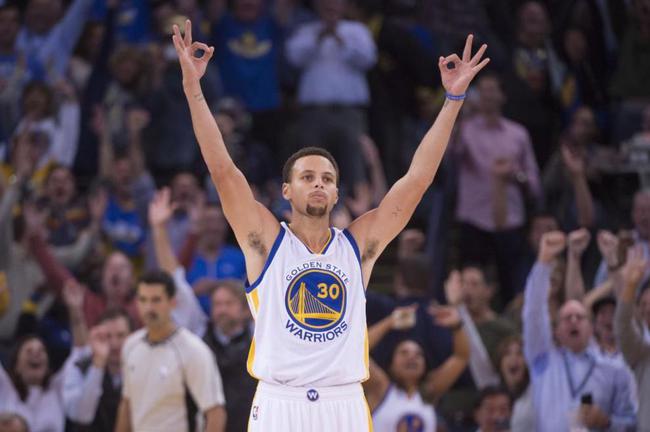  库里三分球14投9中，勇士大胜鹈鹕  