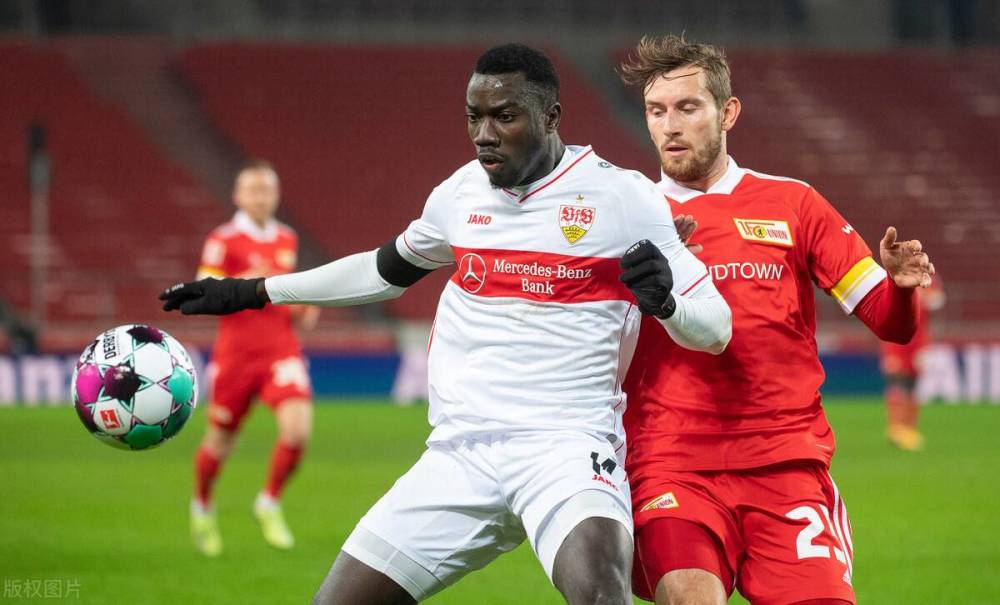  沃尔夫斯堡边路快马突破制胜，德甲中游球队抢分成功